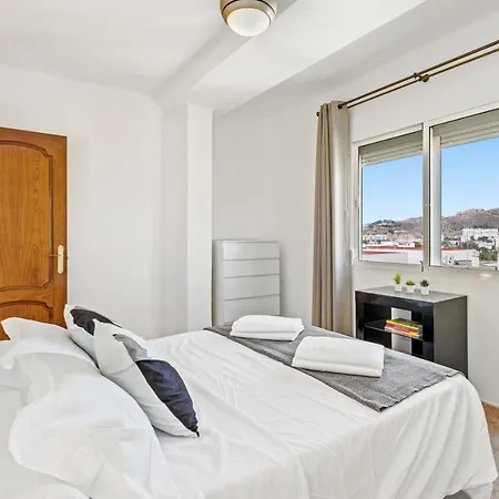 Apartment 3 Bedroom Near Centre