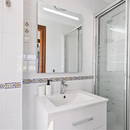 3 Bedroom Near Centre Apartman *